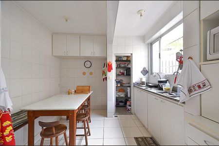 Apartamento à venda com 172m², 4 quartos e 2 vagasCozinha