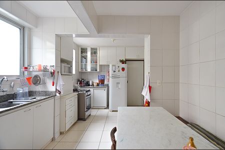 Apartamento à venda com 172m², 4 quartos e 2 vagasCozinha