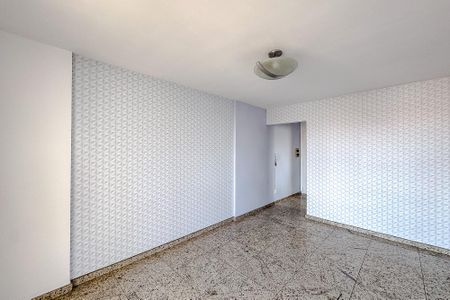 Apartamento para alugar com 70m², 2 quartos e 1 vagaSala