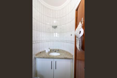 Casa para alugar com 140m², 3 quartos e 3 vagasBanheiro Suíte 2