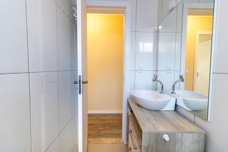Apartamento à venda com 64m², 3 quartos e 1 vaga Apartamento à venda com 64m², 3 quartos e 1 vagaBanheiro