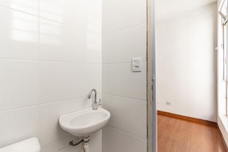 Banheiro de kitnet/studio para alugar com 1 quarto, 29m² em Centro Histórico de São Paulo, São Paulo