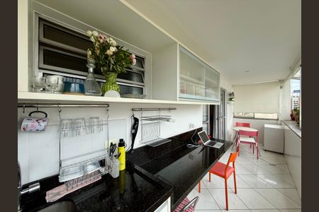 Apartamento para alugar com 70m², 2 quartos e 1 vaga Apartamento para alugar com 70m², 2 quartos e 1 vagaSacada Suíte 2