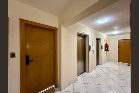 Apartamento para alugar com 70m², 2 quartos e 1 vaga Apartamento para alugar com 70m², 2 quartos e 1 vagaHall Apartamento