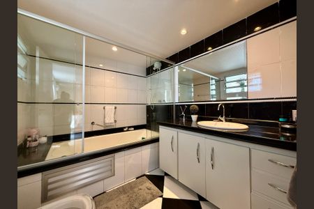 Apartamento para alugar com 70m², 2 quartos e 1 vaga Apartamento para alugar com 70m², 2 quartos e 1 vagaBanheiro Suíte 2