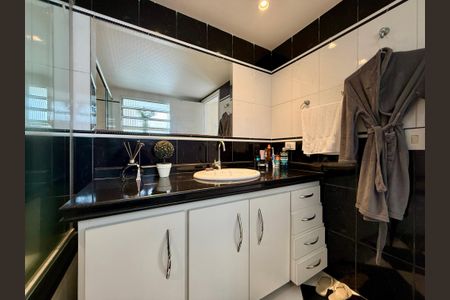 Apartamento para alugar com 70m², 2 quartos e 1 vaga Apartamento para alugar com 70m², 2 quartos e 1 vagaBanheiro Suíte 2