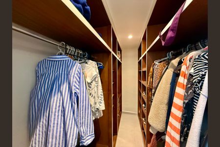 Apartamento para alugar com 70m², 2 quartos e 1 vaga Apartamento para alugar com 70m², 2 quartos e 1 vagaCloset Suíte 2