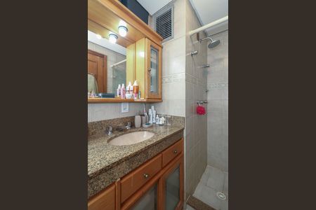 Apartamento à venda com 155m², 3 quartos e 2 vagasBanheiro da Suíte