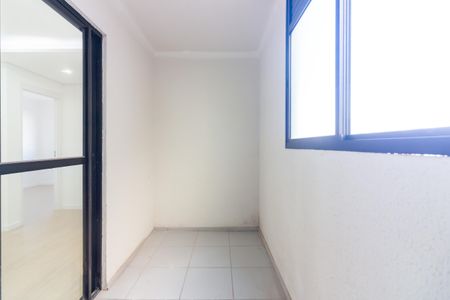 Sacada de apartamento para alugar com 2 quartos, 43m² em Metalúrgicos, Osasco