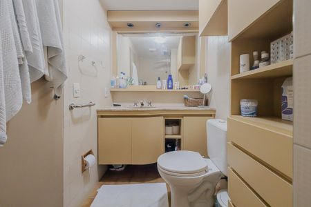 Apartamento para alugar com 111m², 3 quartos e 2 vagas Apartamento para alugar com 111m², 3 quartos e 2 vagasBanheiro da Suíte
