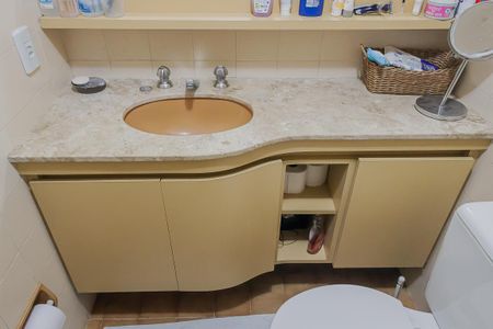 Apartamento para alugar com 111m², 3 quartos e 2 vagas Apartamento para alugar com 111m², 3 quartos e 2 vagasBanheiro da Suíte