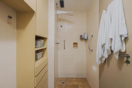 Apartamento para alugar com 111m², 3 quartos e 2 vagas Apartamento para alugar com 111m², 3 quartos e 2 vagasBanheiro da Suíte