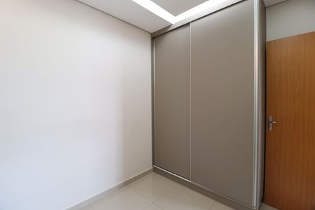 Quarto 1 de apartamento para alugar com 2 quartos, 50m² em Laranjeiras, Uberlândia