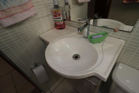 Casa à venda com 176m², 3 quartos e 2 vagasBanheiro Social - Pia