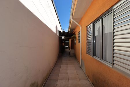 Casa à venda com 176m², 3 quartos e 2 vagasCorredor externo