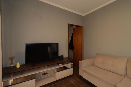 Casa à venda com 176m², 3 quartos e 2 vagasSala