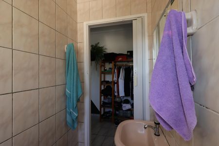 Casa à venda com 176m², 3 quartos e 2 vagasBanheiro da Suíte