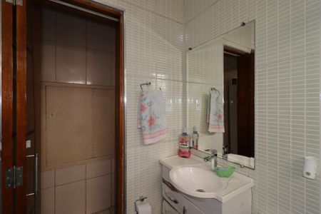 Casa à venda com 176m², 3 quartos e 2 vagasBanheiro Social