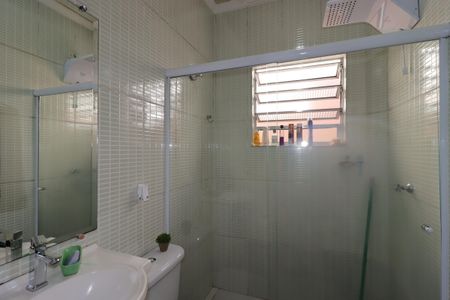 Casa à venda com 176m², 3 quartos e 2 vagasBanheiro Social