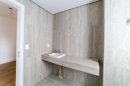 Apartamento à venda com 137m², 2 quartos e 3 vagasBanheiro da Suíte 1