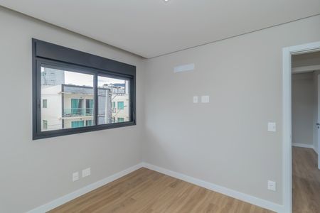 Apartamento à venda com 137m², 4 quartos e 3 vagasQuarto 2