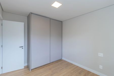 Apartamento à venda com 137m², 4 quartos e 3 vagasQuarto 2