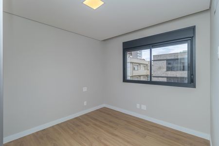 Apartamento à venda com 137m², 4 quartos e 3 vagasQuarto 2