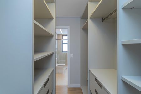 Apartamento à venda com 137m², 4 quartos e 3 vagasCloset da suíte master