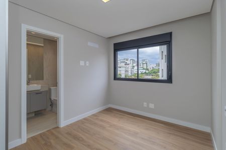 Apartamento à venda com 137m², 4 quartos e 3 vagasSuite 1