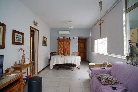 Apartamento à venda com 130m², 3 quartos e 1 vaga Apartamento à venda com 130m², 3 quartos e 1 vagaSala