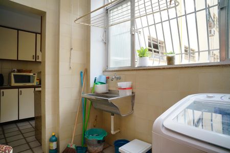 Apartamento à venda com 130m², 3 quartos e 1 vaga Apartamento à venda com 130m², 3 quartos e 1 vagaÁrea de Serviço