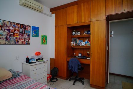 Quarto 1 de apartamento à venda com 3 quartos, 130m² em Icaraí, Niterói