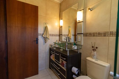 Casa à venda com 240m², 3 quartos e 2 vagasBanheiro da Suíte