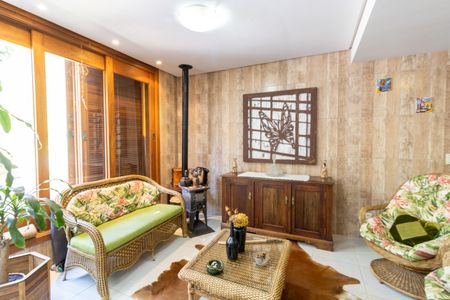 Casa à venda com 240m², 3 quartos e 2 vagasChurrasqueira