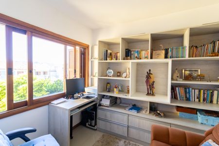 Casa à venda com 240m², 3 quartos e 2 vagasEscritório