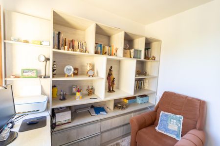 Casa à venda com 240m², 3 quartos e 2 vagasEscritório