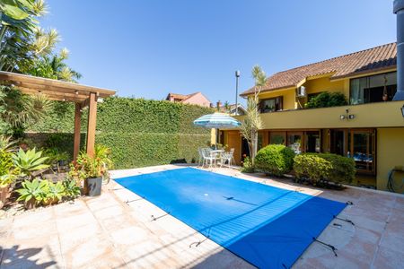 Casa à venda com 240m², 3 quartos e 2 vagasQuintal