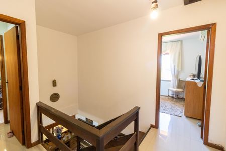 Casa à venda com 240m², 3 quartos e 2 vagasCorredor