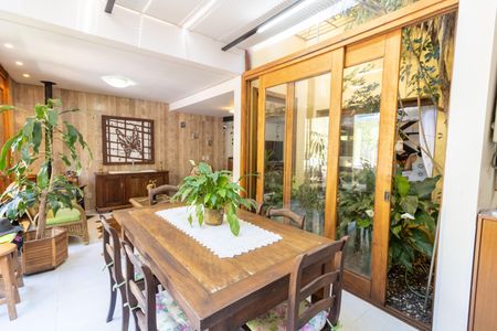 Casa à venda com 240m², 3 quartos e 2 vagasChurrasqueira