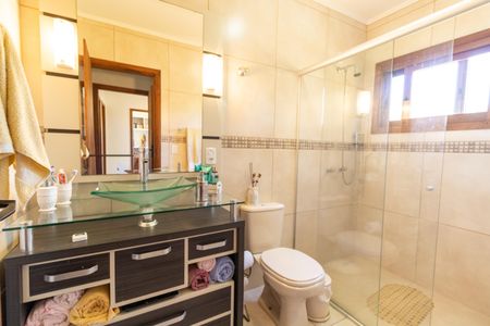 Casa à venda com 240m², 3 quartos e 2 vagasBanheiro da Suíte