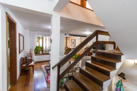 Sala de casa à venda com 3 quartos, 240m² em Espírito Santo, Porto Alegre