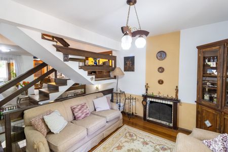 Casa à venda com 240m², 3 quartos e 2 vagasSala