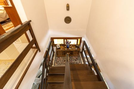 Casa à venda com 240m², 3 quartos e 2 vagasEscada