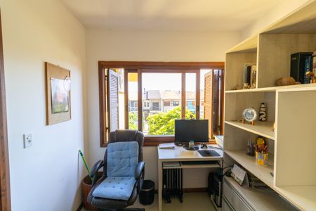 Casa à venda com 240m², 3 quartos e 2 vagasEscritório