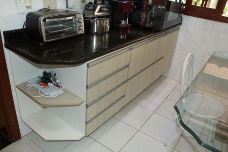 Casa de condomínio para alugar com 1100m², 4 quartos e 6 vagasCozinha