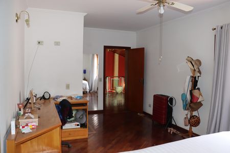 Casa de condomínio para alugar com 1100m², 4 quartos e 6 vagasSuíte 1