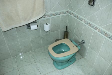 Casa de condomínio para alugar com 1100m², 4 quartos e 6 vagasBanheiro da Suíte 3