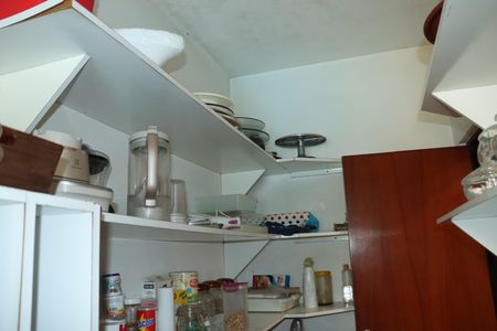 Casa de condomínio para alugar com 1100m², 4 quartos e 6 vagasDespensa