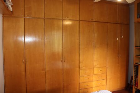 Casa de condomínio para alugar com 1100m², 4 quartos e 6 vagasSuíte 3