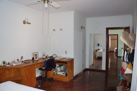 Casa de condomínio para alugar com 1100m², 4 quartos e 6 vagasSuíte 1